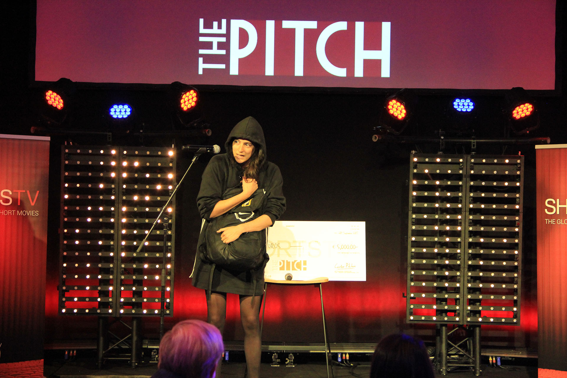 Joosje Duk pitches 'Thin Ice/Glad Ijs'