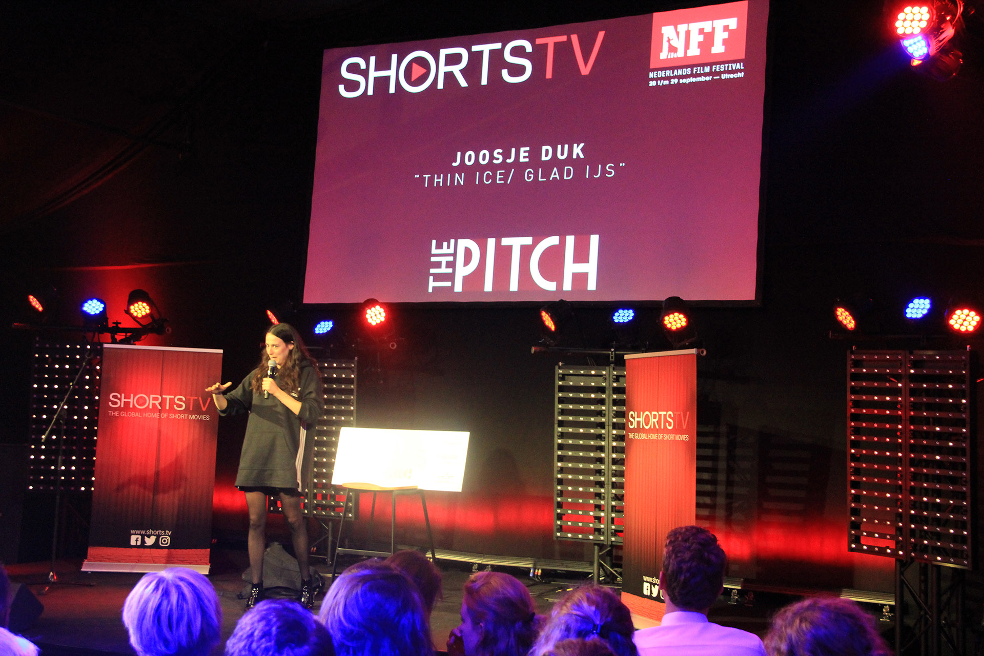 Joosje Duk pitches 'Thin Ice/Glad Ijs'